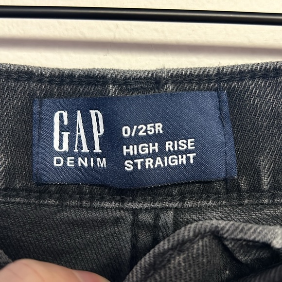 Gap High Rise Straight - Picture 2 of 4